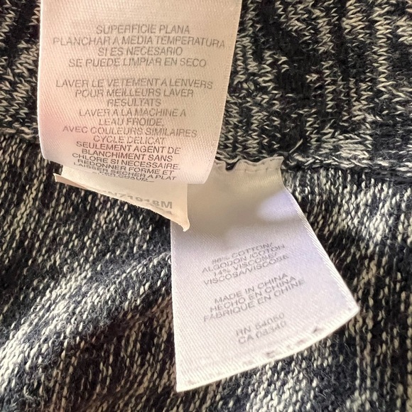 Jones New York Black and Gray Cardigan.- M - Picture 6 of 11